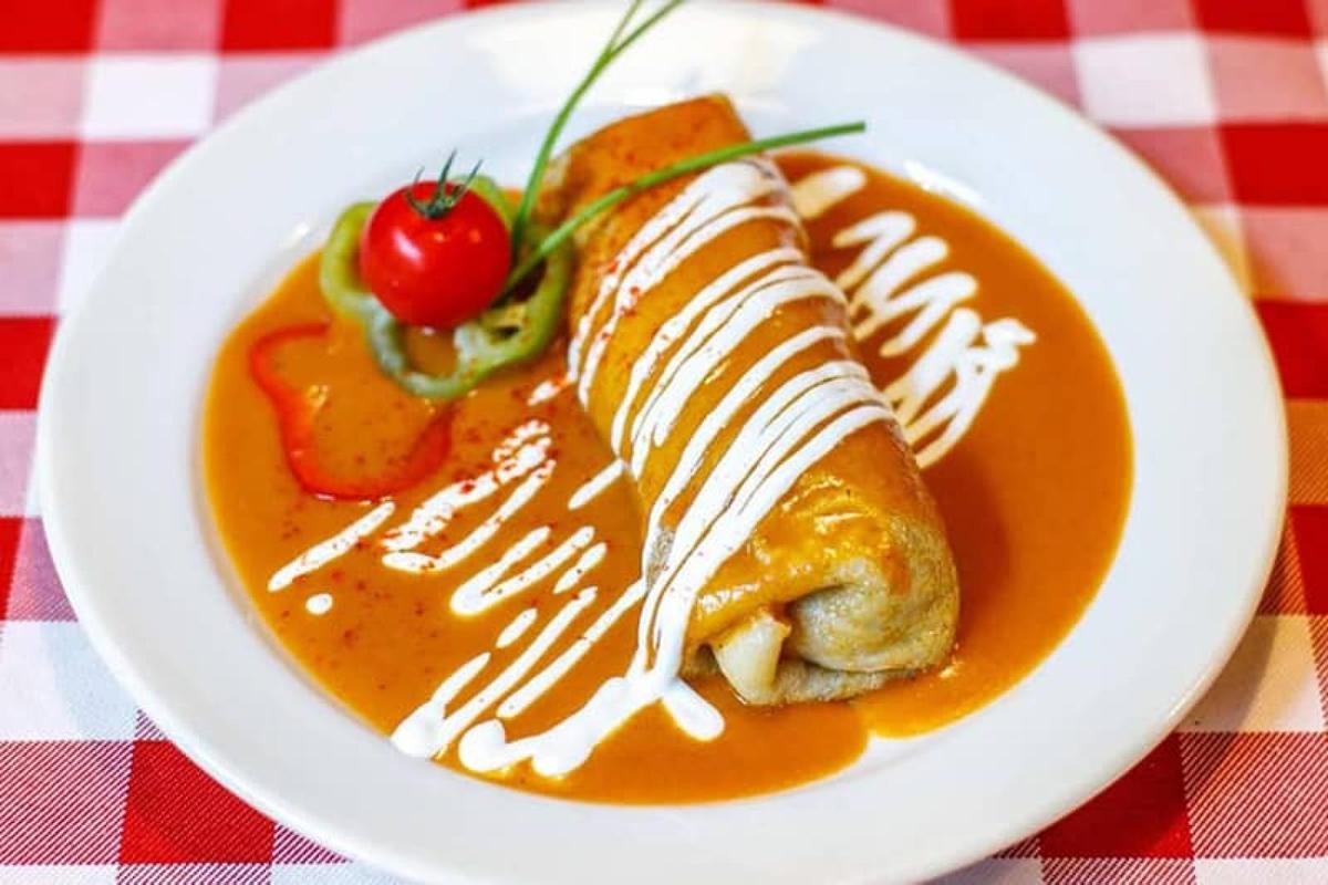 Water fountain and ferris wheel