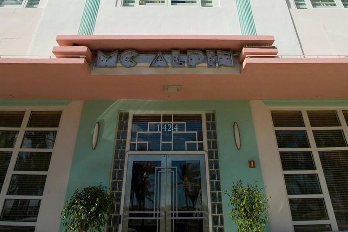 Photos of Secret Food Tour: Art Deco Cocktail