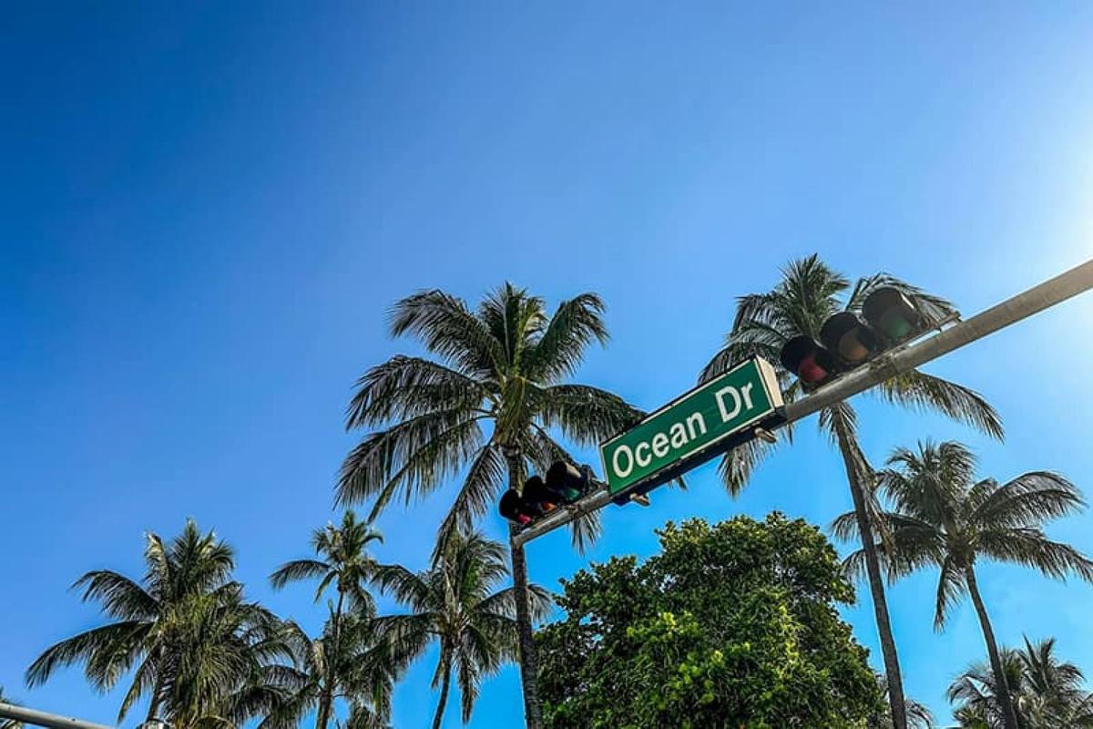 Photos of Secret Food Tour: Art Deco Walking