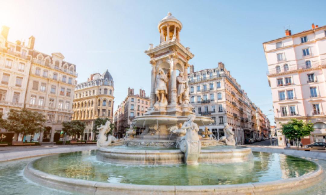 WHY VIEUX LYON AND THE PRESQU'ÎLE NEIGHBORHOODS?