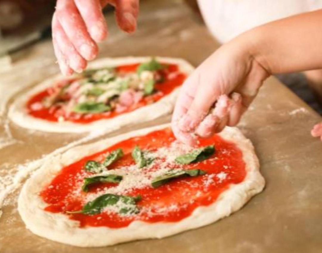 Pizza Making Class in Naples Old Town